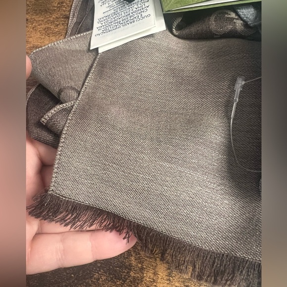 Gucci NWT silk & wool long GG shawls NEW, choose color when you buy - Picture 6 of 16